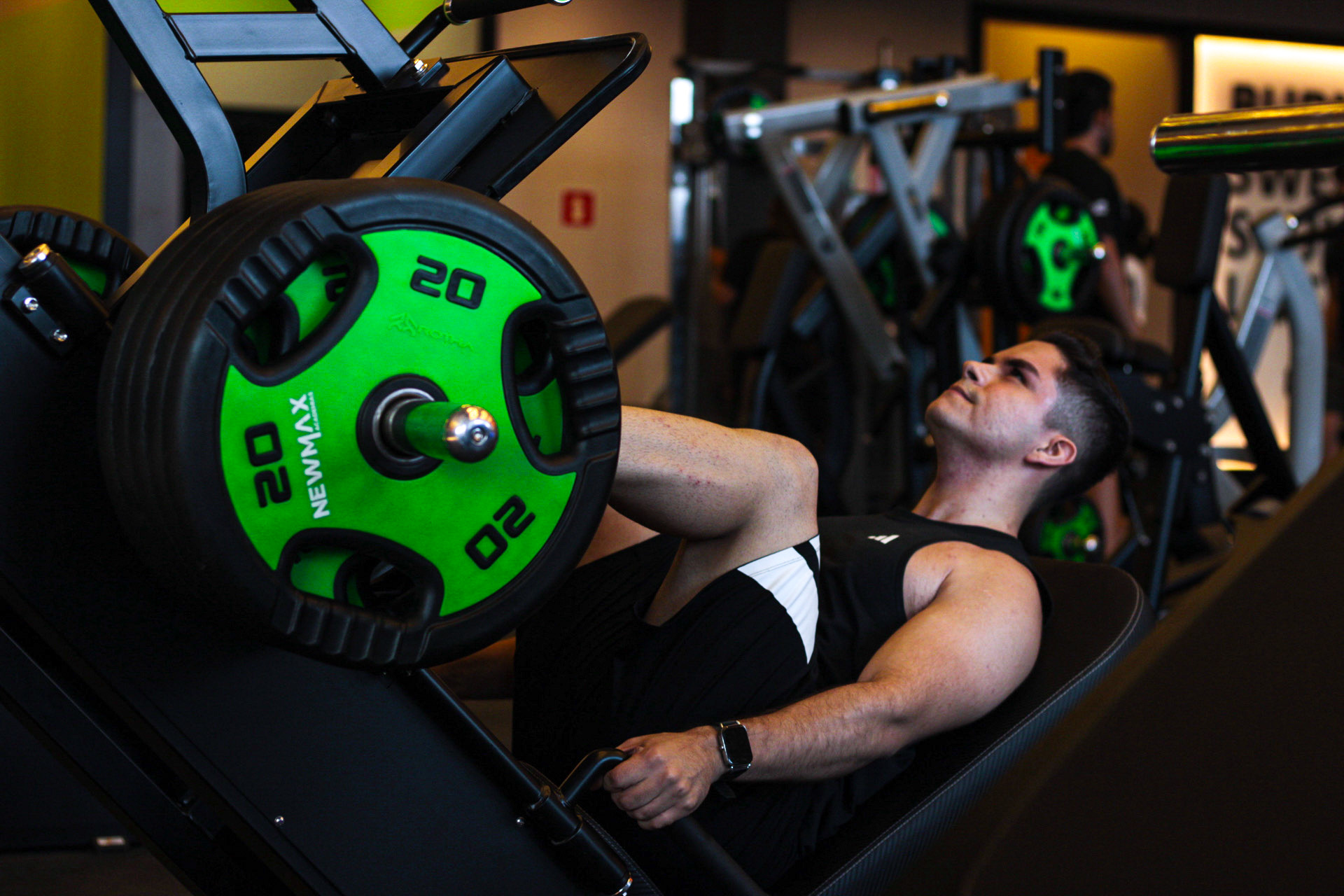 Leg press e área de força